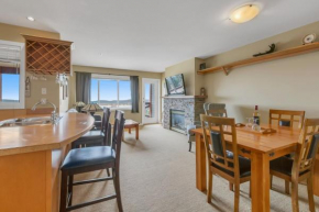 Mountain view with private hot tub